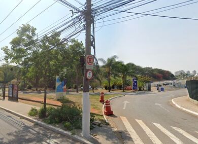 Entrada do estacionamento Acesso 2